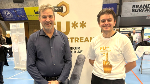 Tun Din Fremtidstanden til uddannelsesmesse i Næstved, tv. bestyrelsesmedlem Steen Kielstrup, th. rollemodel Elias Petersen.